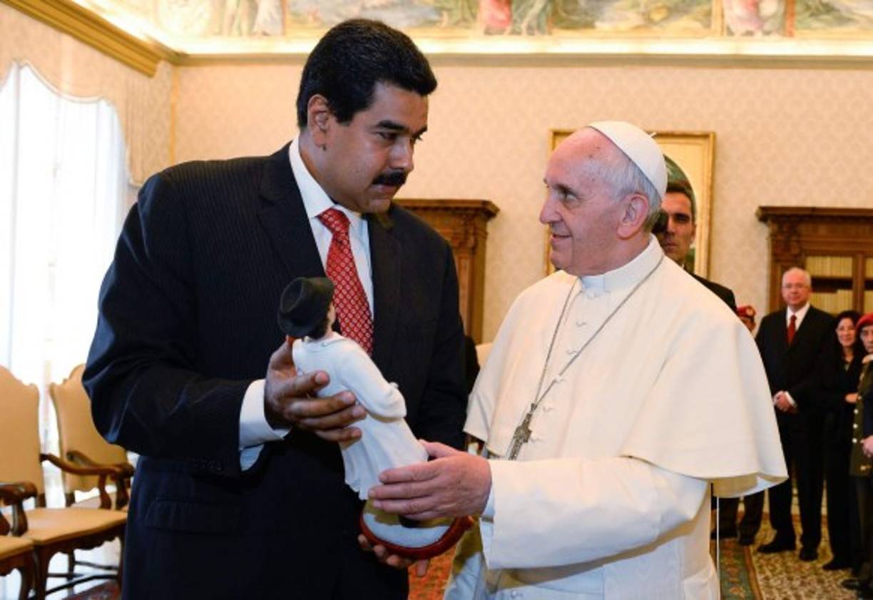 El presidente venezolano Nicolás Maduro es otro de los mandatarios que ha viajado a Roma para visitar a Francisco. En esa ocasión le regaló una imagen del Santo Gregorio.