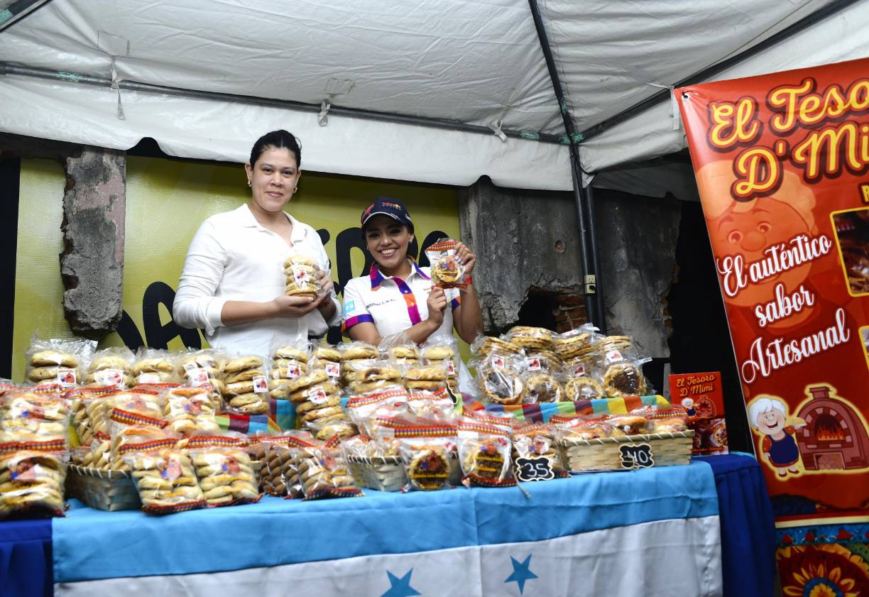 Claudia Cuadra y Mireya Funes