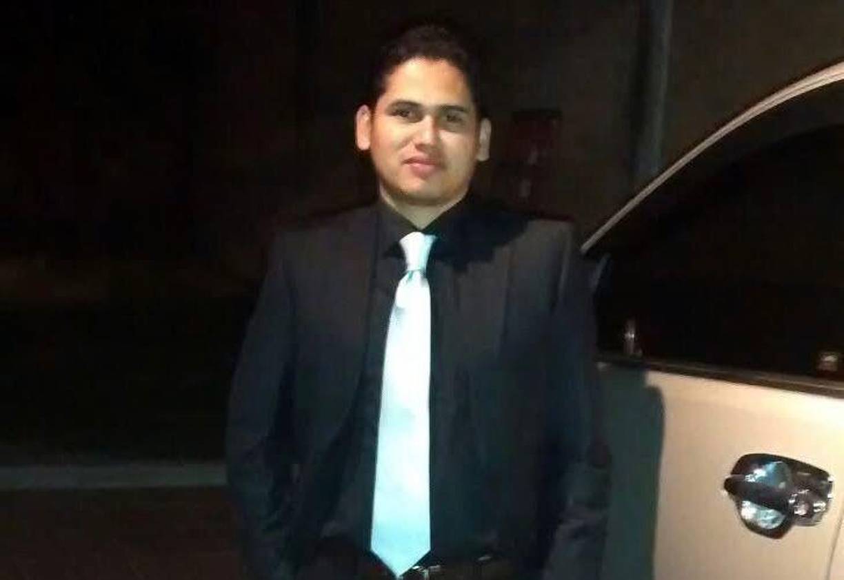 Emilio predicaba la palabra de Dios en la Iglesia Adventista del Séptimo Día. 