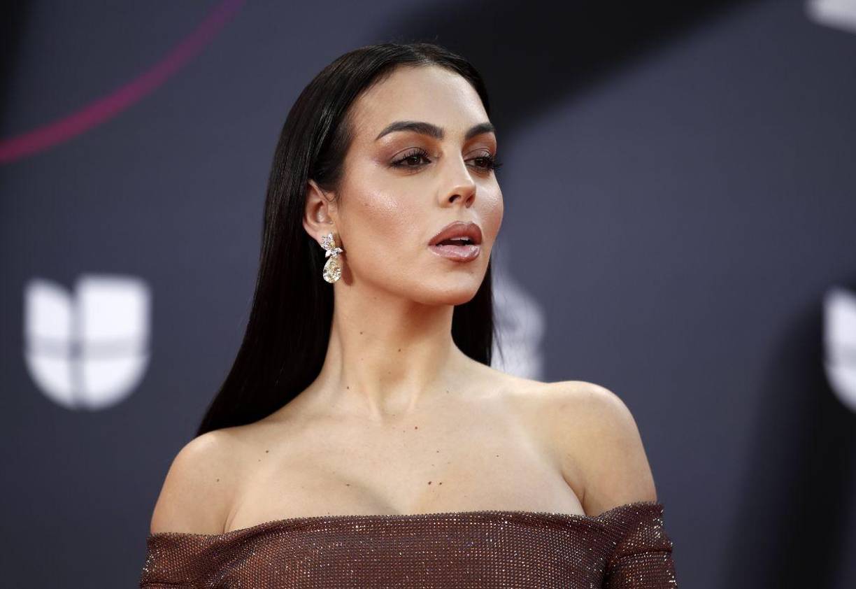 El 2022 no fue un año nada fácil para Georgina Rodríguez, así lo reveló ella en entrevista con la revista ELLE. 