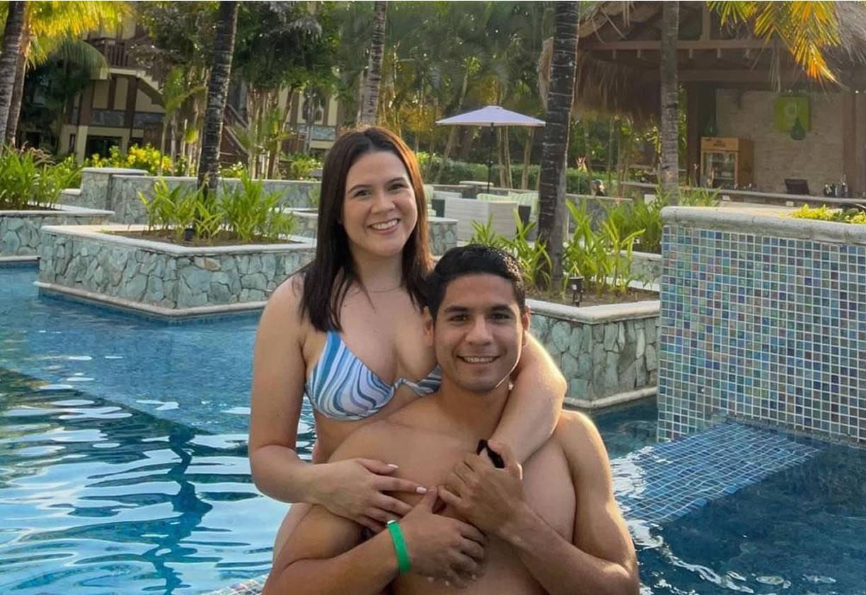 Carlos Pineda y Daniela Hernández se muestran mucho amor en las redes sociales.
