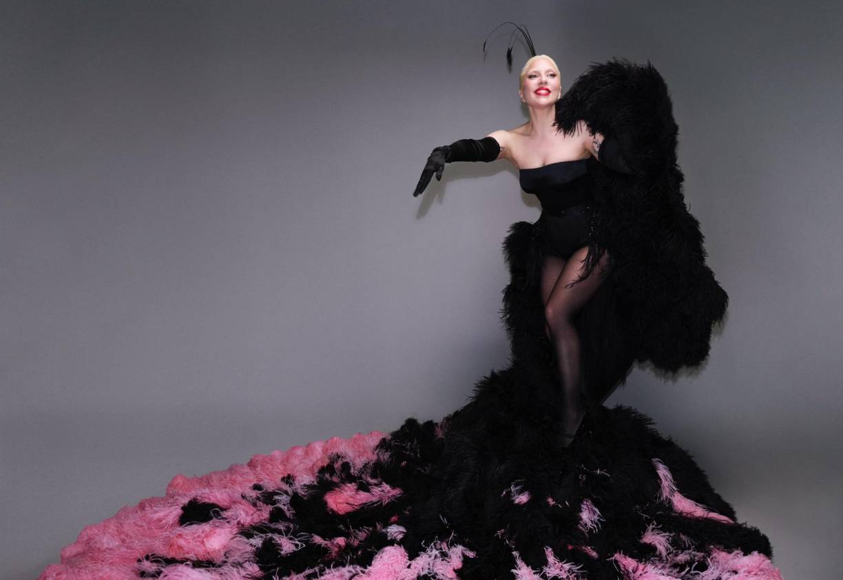 “<b>Gracias a todos los monsters y hooligans </b>[apodos de los seguidores de ambos artistas respectivamente] por ayudarnos a llevar ‘Die With a Smile’ al número uno en el Billboard Hot 100. Los amamos y estamos muy agradecidos”, expresó la cantante en Instagram.