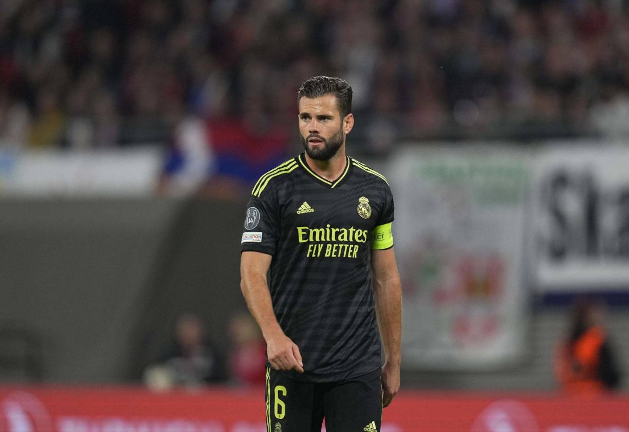 Con contrato con el Real Madrid hasta el próximo 30 de junio y ofertas interesantes sobre la mesa, Nacho Fernández todavía no ha decidido si continuará ligado al club blando o abandonará el equipo con la carta de libertad a final de temporada.