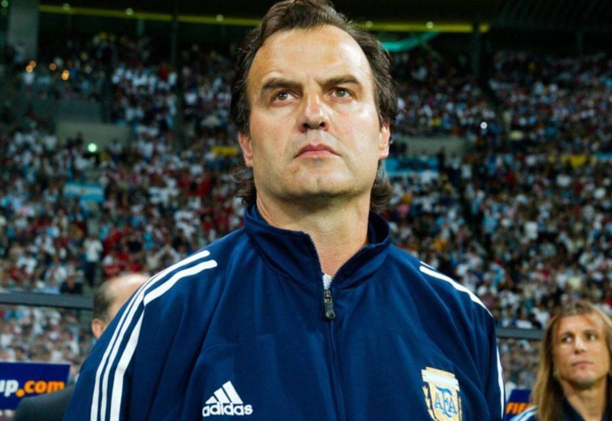 Marcelo Bielsa es respetado en Argentina, selección que la dirigió en el Mundial de Corea y Japón 2002.