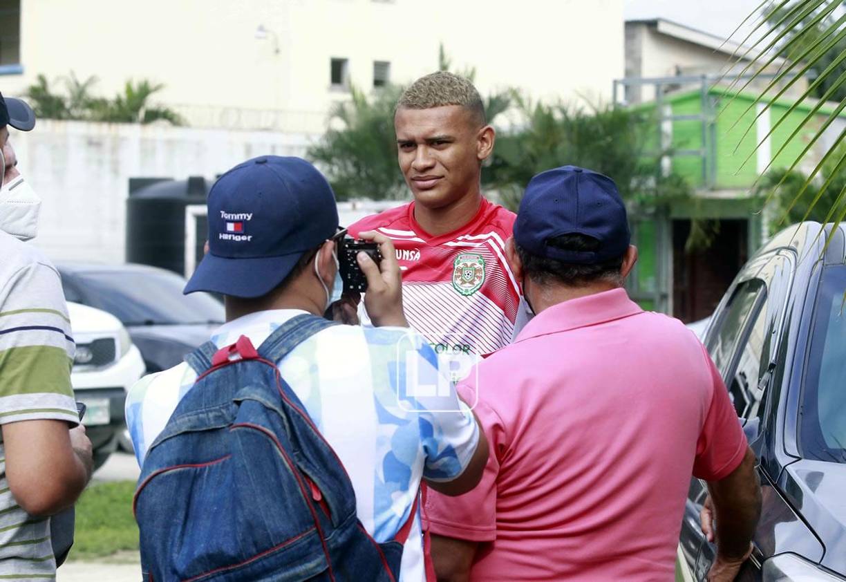 Kervin Arriaga fue abordado por los periodistas presentes, pero no quiso dar declaraciones.