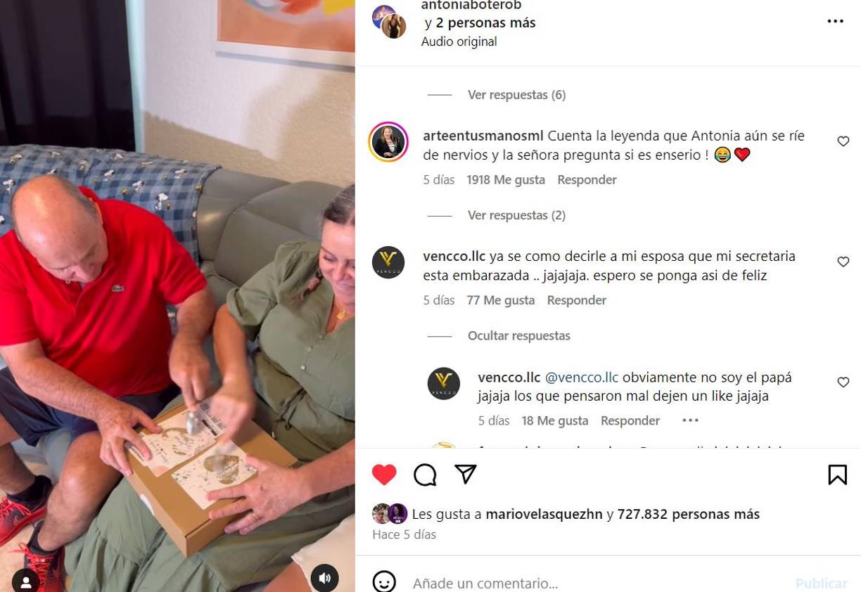 Antonia realizó una divertida dinámica para darle la noticia a sus padres, Nelson Botero y Cristina Bravo. La joven estaba grabando un video con la excusa de que les haría varias preguntas a sus papás para que pudieran obtener un premio. Al final, les entregó un papel para que rasparan y pudieran leer el mensaje.