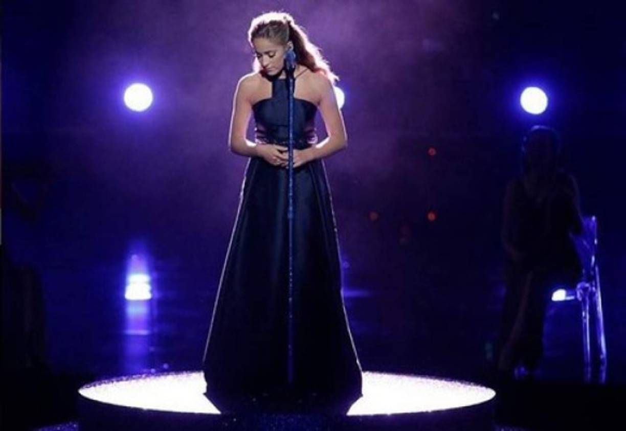 La joven concursante, con una sorprendente, tiene solamente 15 años de edad.