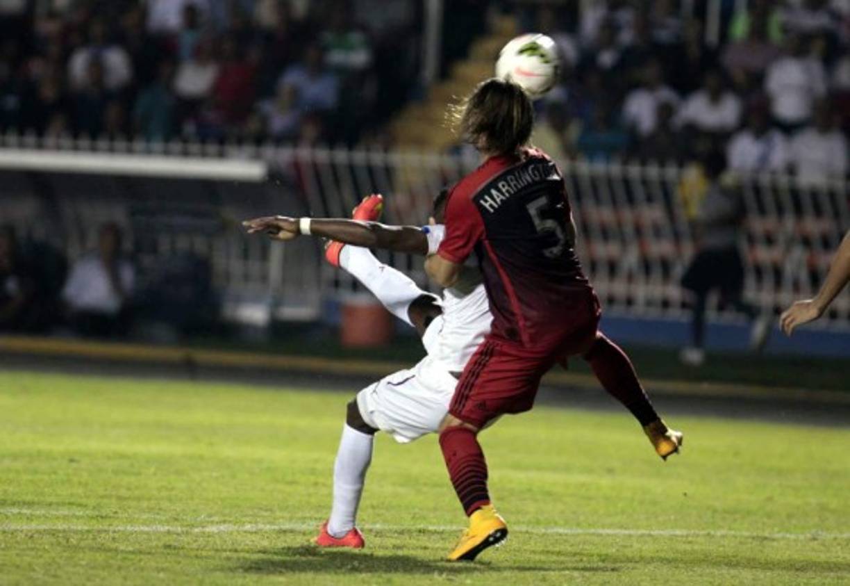 Secuencia de la media chilena de Romell Quioto que acabó en un golazo para la apertura del marcador.