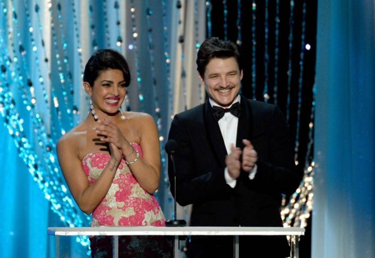 Los actores Priyanka Chopra y Pedro Pascal.