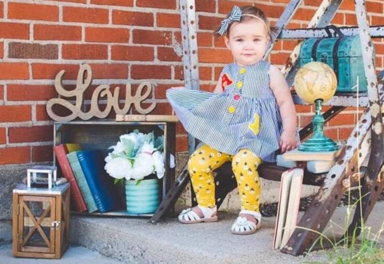 Anderson Davis, una bebé de 17 meses de edad, resultó gravemente herida durante el tiroteo. La pequeña recibió un disparo en el rostro y heridas en el torso. Se encuentra hospitalizada en condición grave, indicó su madre.