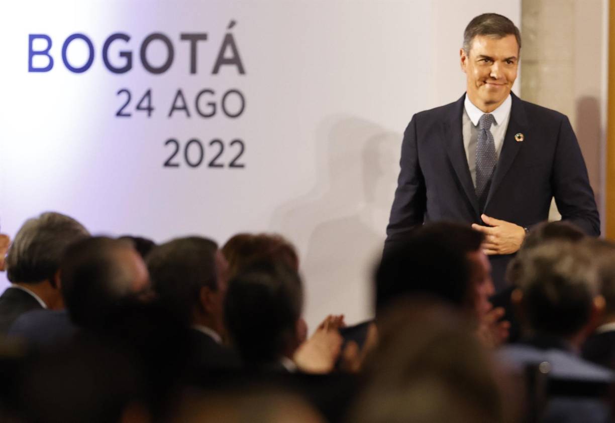 Finalmente, es importante decir que el presidente Sánchez está acompañado en el viaje desde Madrid por un grupo de empresarios españoles, que pretenden estrechar lazos de inversión en Honduras, Colombia y Ecuador. 