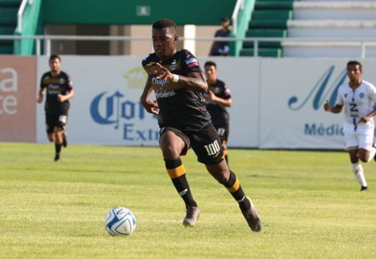 Byron Rodríguez: Sorpresa. El delantero hondureño se ha convertido en nuevo legionario ya que jugará en el Cafetaleros de Tapachula del Ascenso de México. Pertenecía al Parrillas One de la segunda división.