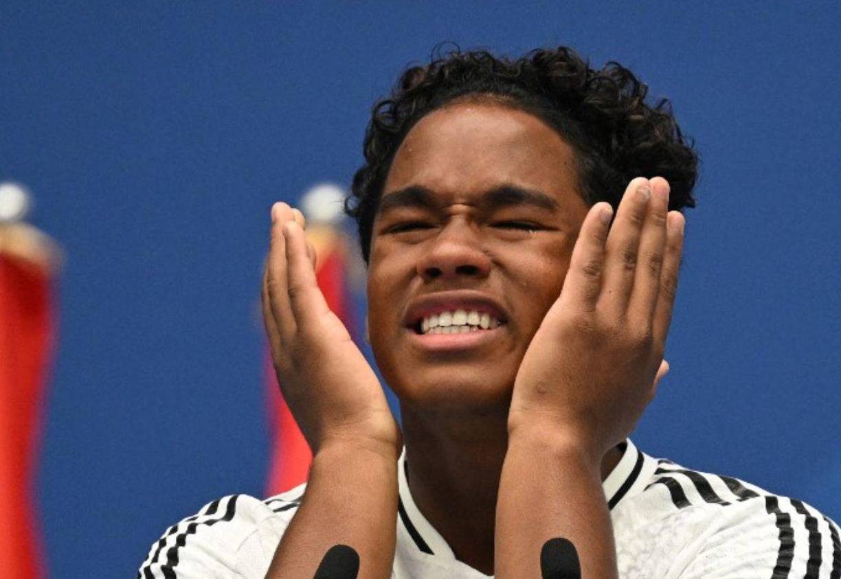 Enrick fue presentado este sábado 27 de julio como nuevo jugador del Real Madrid y no pudo contenerse.