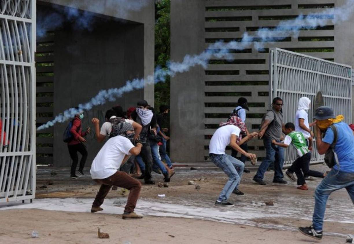 Las protestas se efectuaron para exigir un alto a los actos de corrupción y la calamidad en el IHSS según los manifestantes.