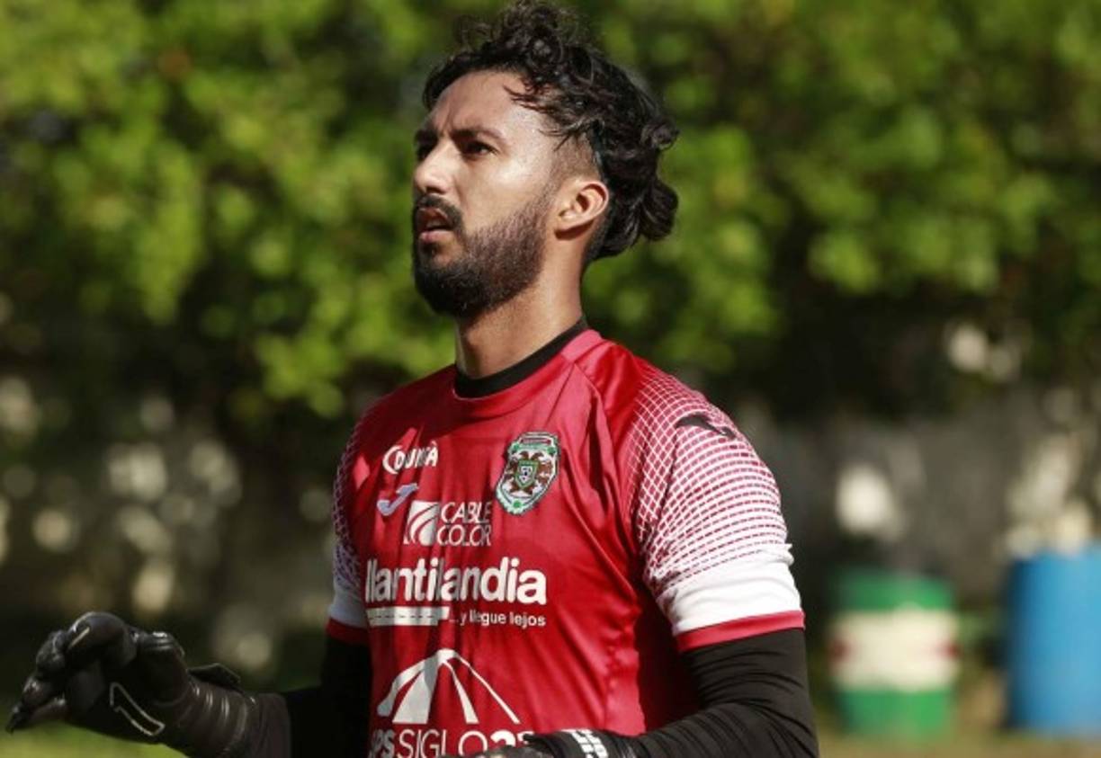 Roberto López: El portero hondureño ha firmado por un año con el Marathón, llega procedente del Real España.