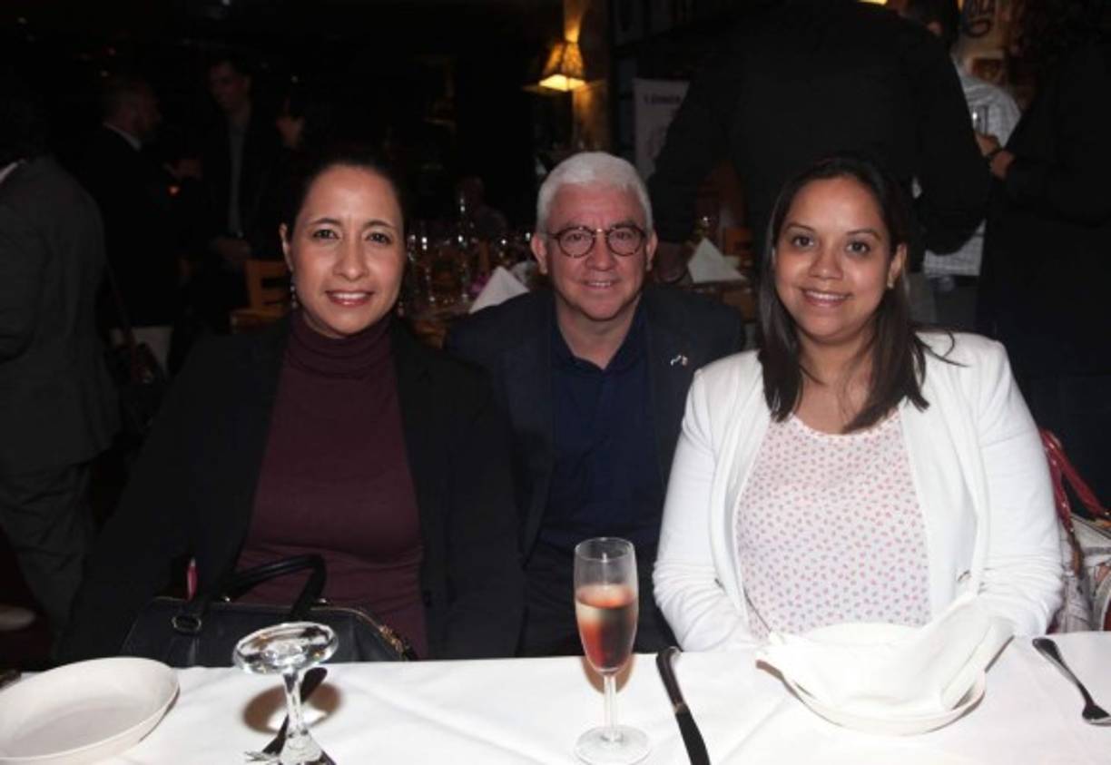 Paola Carbajal, Tomás Díaz y Susan Ponce