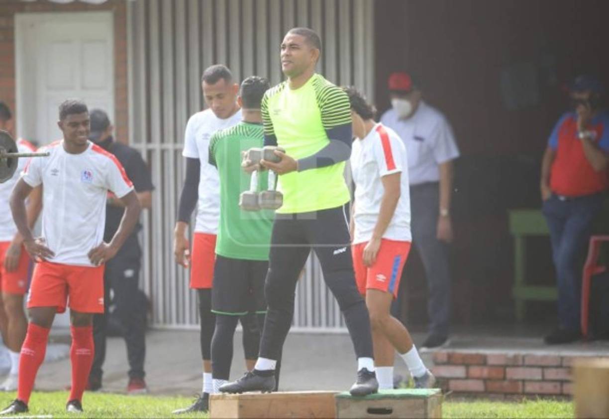 José Mendoza: El portero es nuevo refuerzo del Olimpia, firmó por un año con el cuadro merengue. Llega procedente del Honduras Progreso.