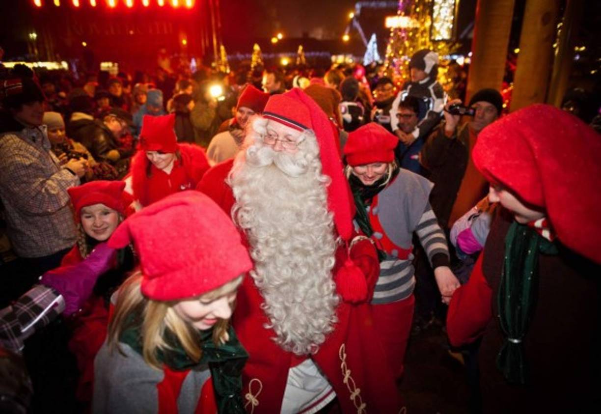 En sus 30 años en Rovaniemi, Santa Claus ha recibido en su aldea a millones de visitantes, incluidas estrellas de pop, políticos, celebridades, personalidades de la televisión, deportistas y gente de todo el mundo. <br/><br/>Foto: Visit Rovaniemi