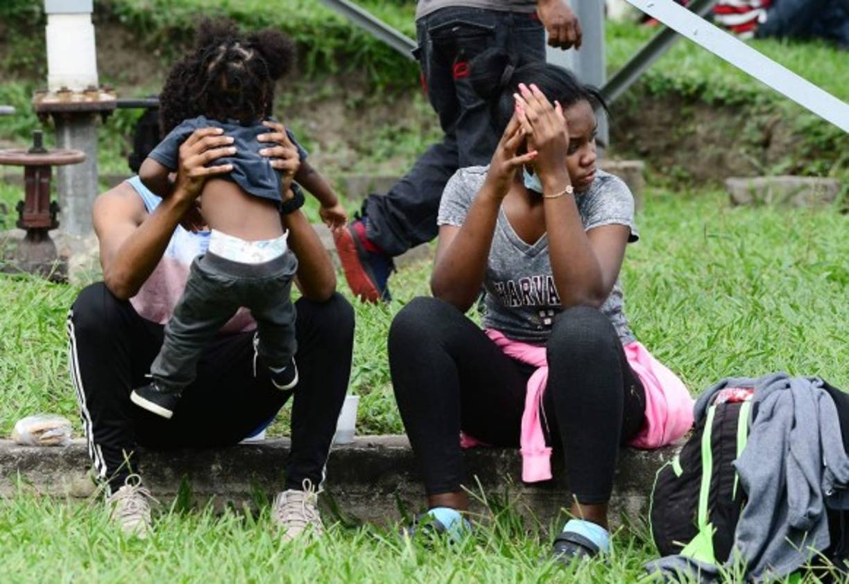 Estos compatriotas afirman que dejan sus hogares ante la falta de empleo y oportunidades. Además, detallaron en los medios de comunicación que perdieron todo tras el paso de Eta y Iota.