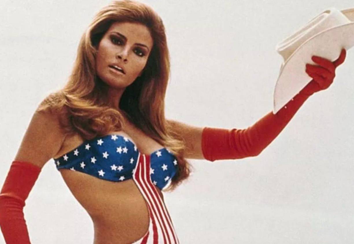 Su camino en la industria del entretenimiento comenzó de la mano de Elvis Presley con un pequeño papel en “Roustabout” (1964) y más tarde tuvo trabajos de más peso en filmes como “Fantastic Voyage” (1966).