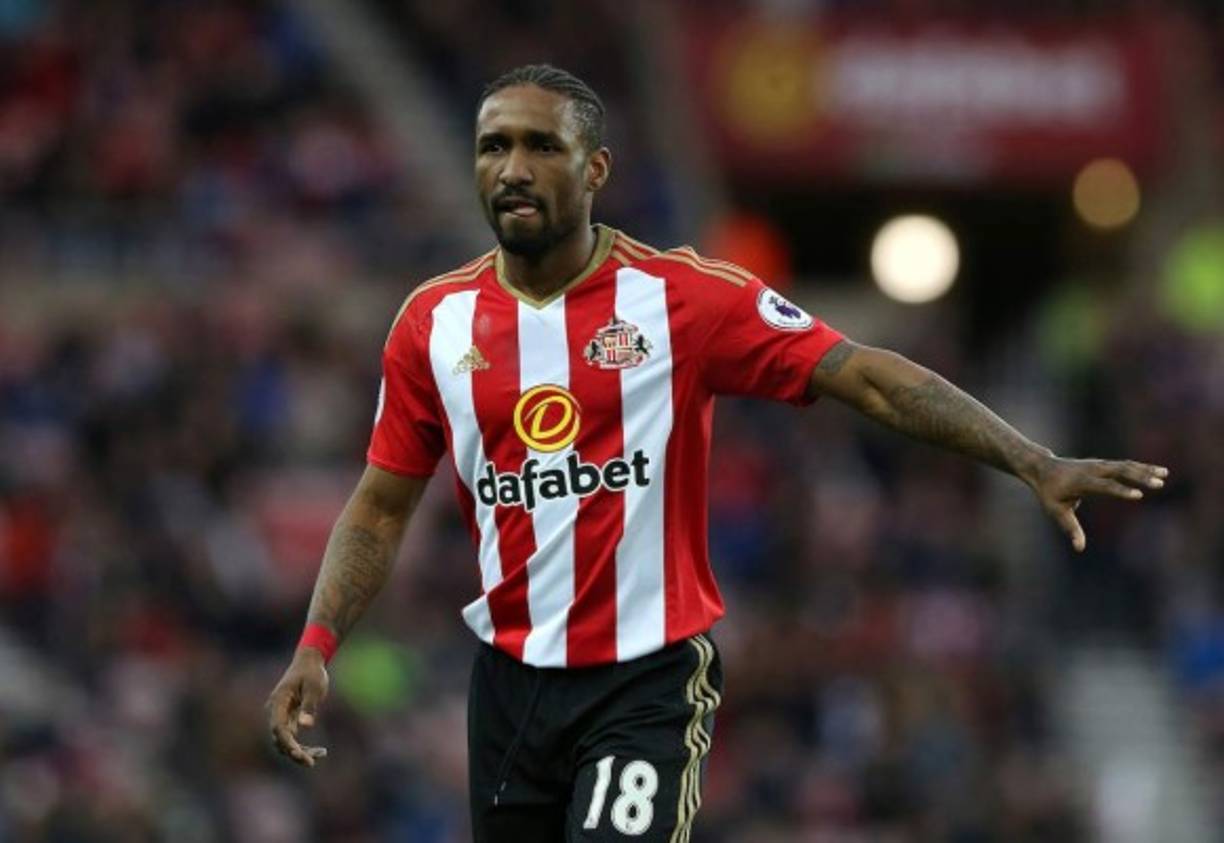 Según Sky Sports News HQ, el Bournemouth estaría muy interesado en fichar a Jermain Defoe, actualmente en el Sunderland, el próximo verano. Otro de los clubes que entrarían en la puja por el internacional inglés sería el West Ham.