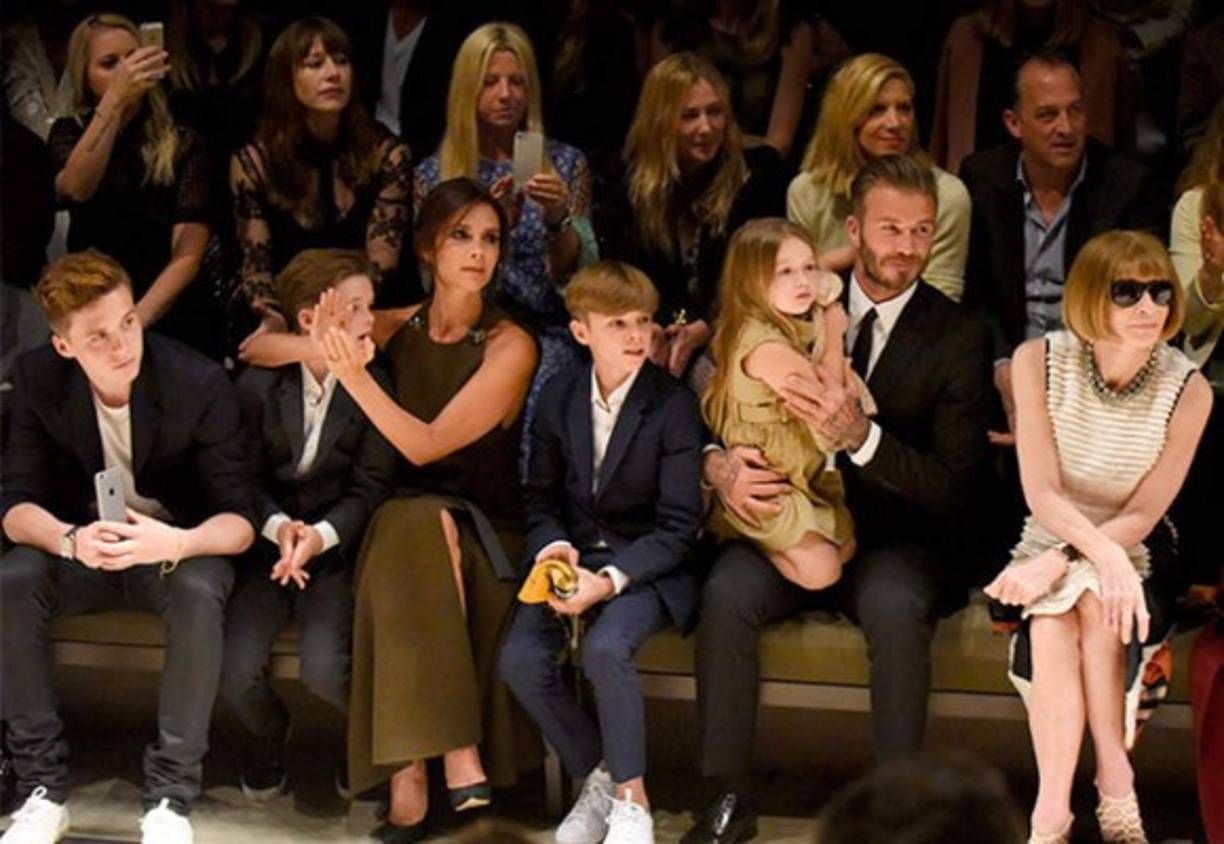 Los Beckhams y sus hijos: Brooklyn Joseph, a quien se unieron posteriormente Romeo James, Cruz David y Harper Seven.