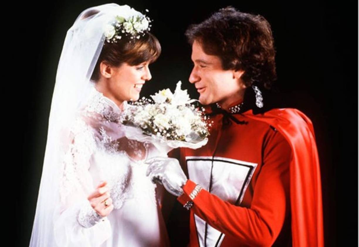 En la serie Mork & Mindy (ABC) en octubre de 1981, el día que su personaje Mork, finalmente se casó con Mindy.