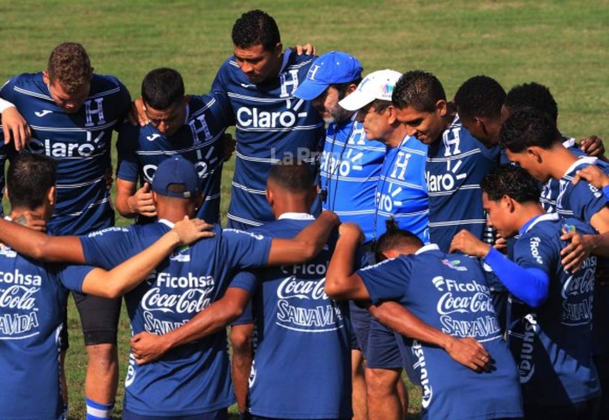 Con un grupo de 19 jugadores inició la Bicolor los trabajos de preparación para el duelo del próximo viernes 10 de noviembre ante los australianos.