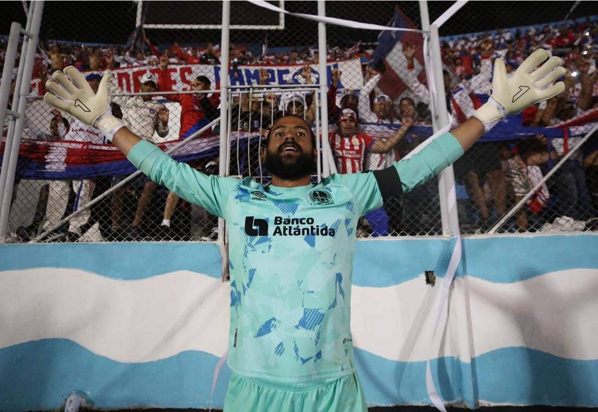 Edrick Menjívar - El portero del Olimpia es otro de los jugadores que renovó contrato con el club, así lo confirmó el presidente merengue Rafael Villeda.