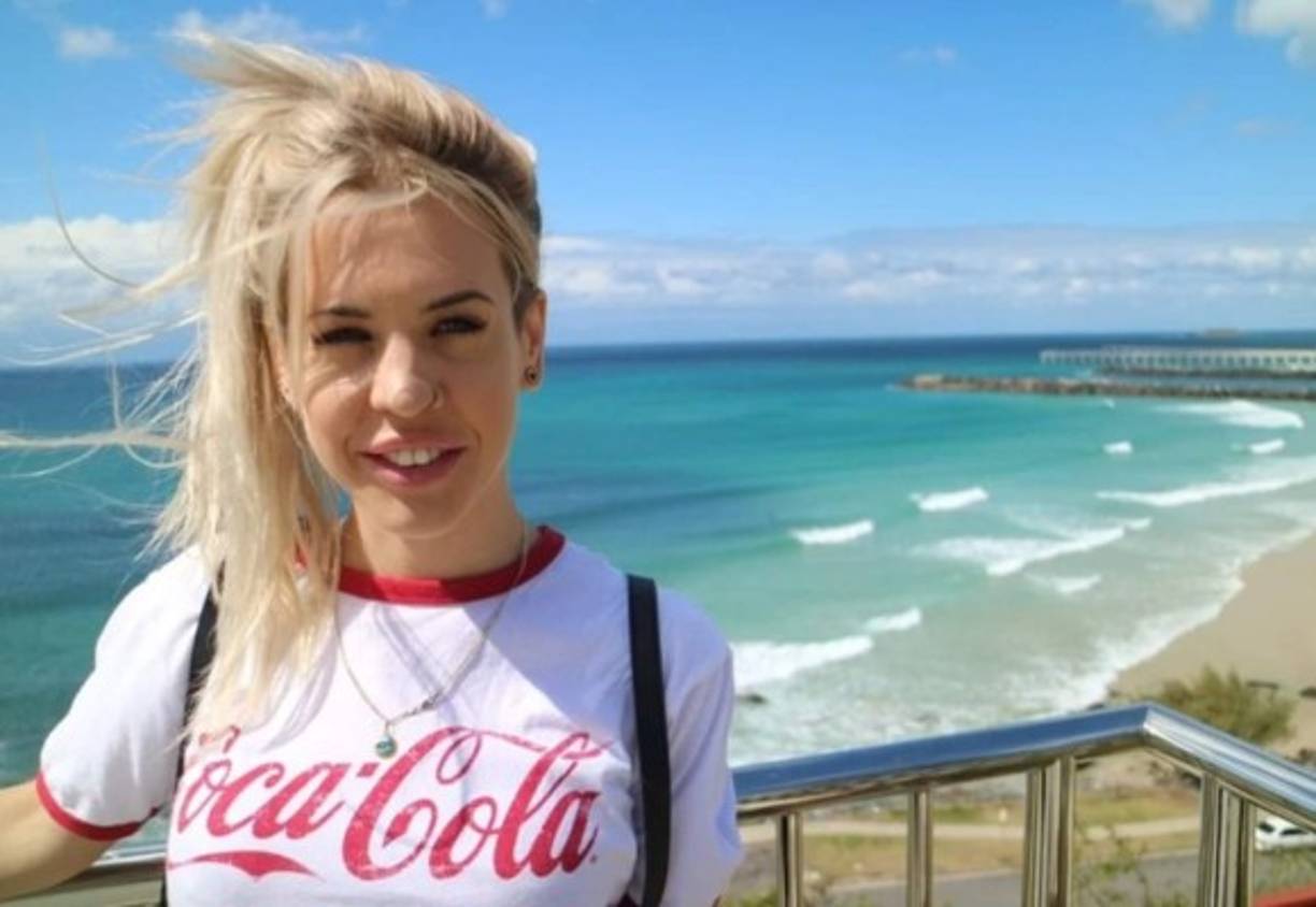 '¿Por qué no buscas un trabajo real?. Mi Padre también perdió su empleo en una aerolínea y ¿sabés qué hizo? Consiguió un trabajo en un supermercado', le respondió un usuario de Twitter.