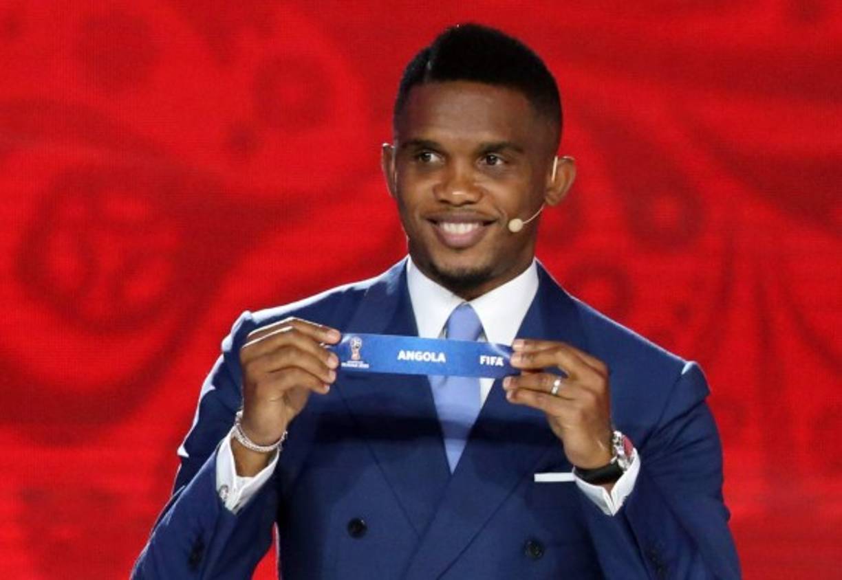 El delantero Samuel Eto´o, muy elegante en el sorteo de la Fifa, se queda en el séptimo puesto con 87 millones de euros.,