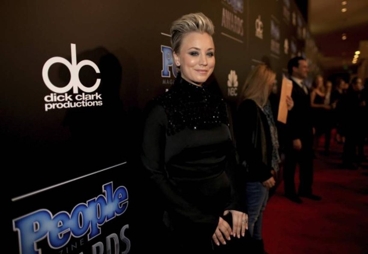 Desde la alfombra roja pudimos ver grandes bellezas entre las que destacaron Kaely Cuoco.