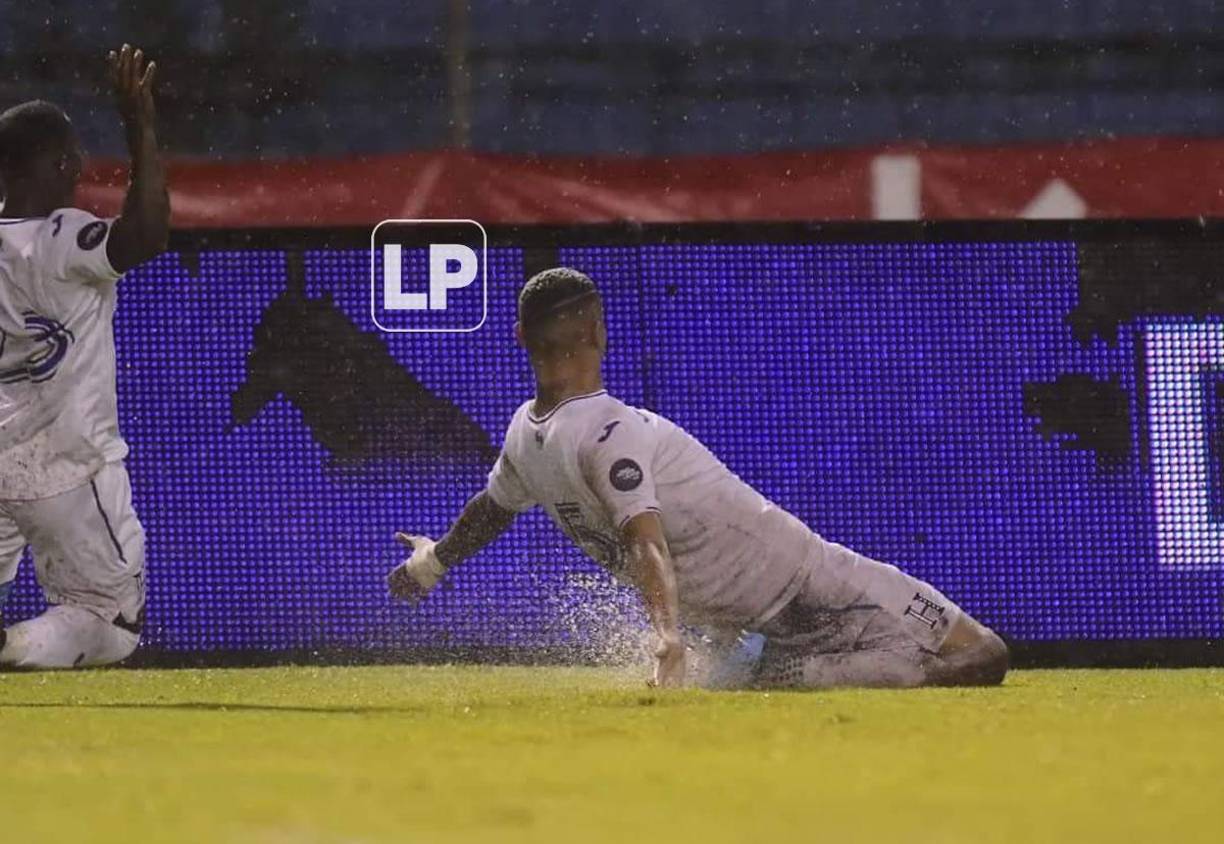 La celebración de Kervin Arriaga tras su gol que significó el 2-0 contra Canadá.