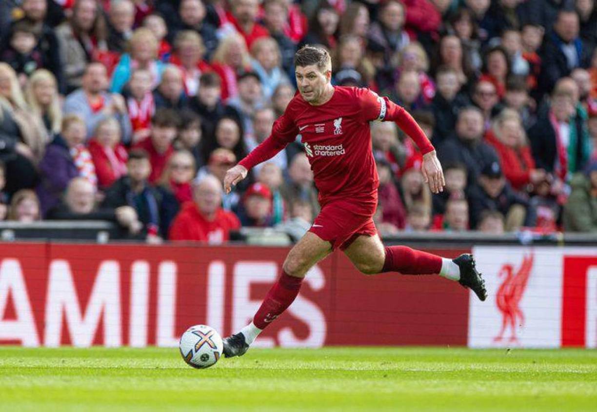 Steven Gerrard, la leyenda que lideró el triunfo del Liverpool ante el Celtic de Escocia.