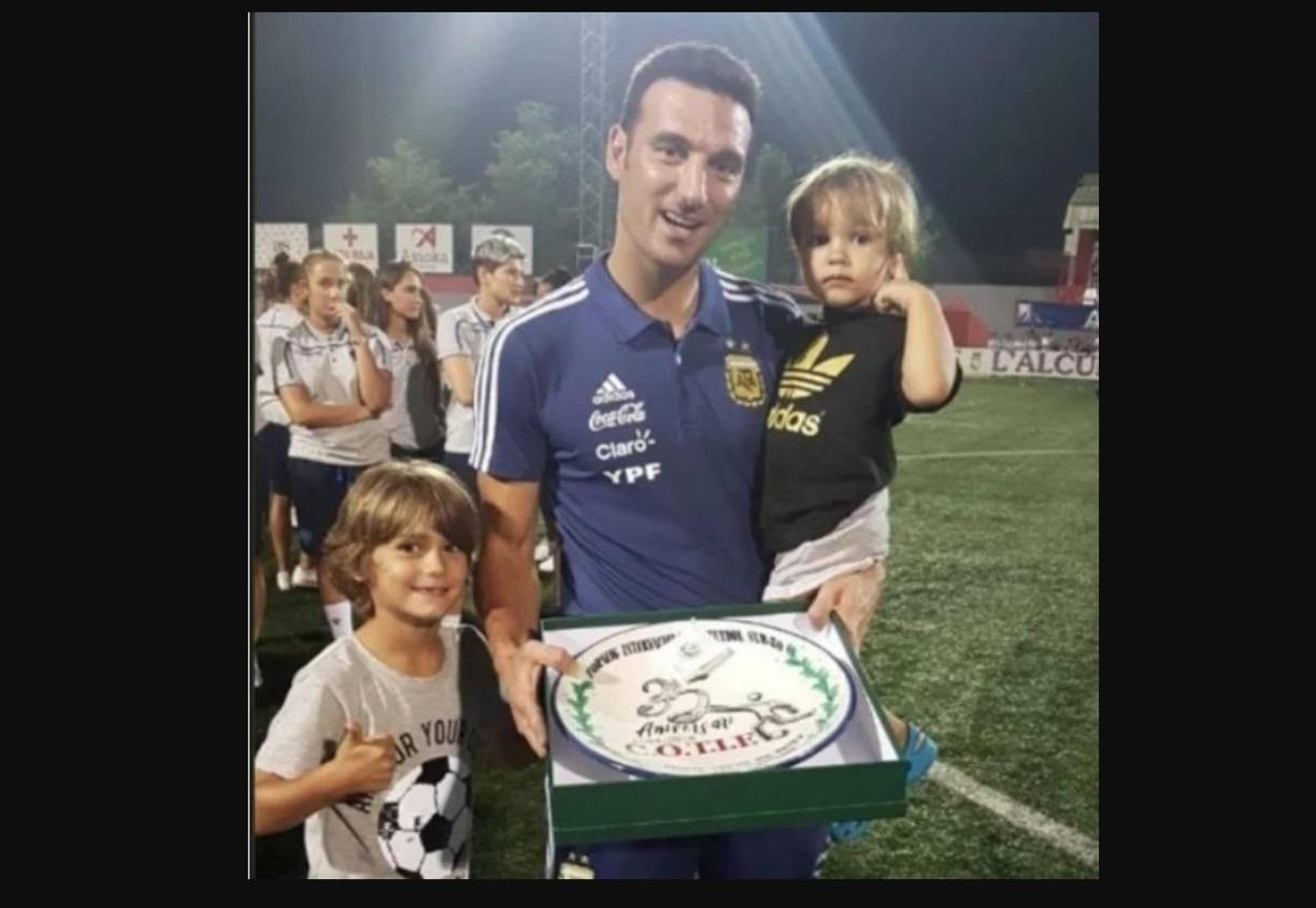 ¿Cómo se conocieron Elisa Montero y Lionel Scaloni? Desde hace varios años Lionel vive en Mallorca, España. Se mudó en el año 2008 cuando llegó a préstamo al club de la ciudad que lleva el mismo nombre. En ese año fue cuando conoció a Elisa.