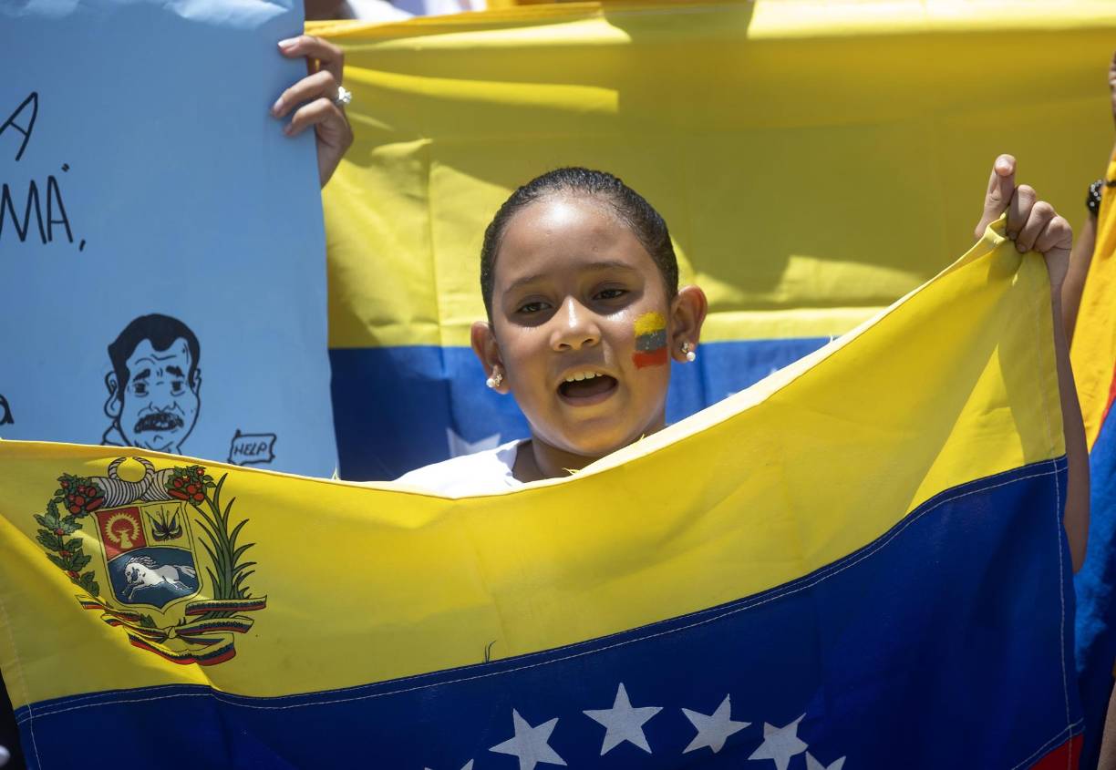  Asimismo, dijo saber “por las redes sociales que el camión de sonido que iba a utilizar María Corina Machado para dirigirse a todos los venezolanos” en las protestas de este sábado “fue secuestrado” y no hay noticias de su conductor.