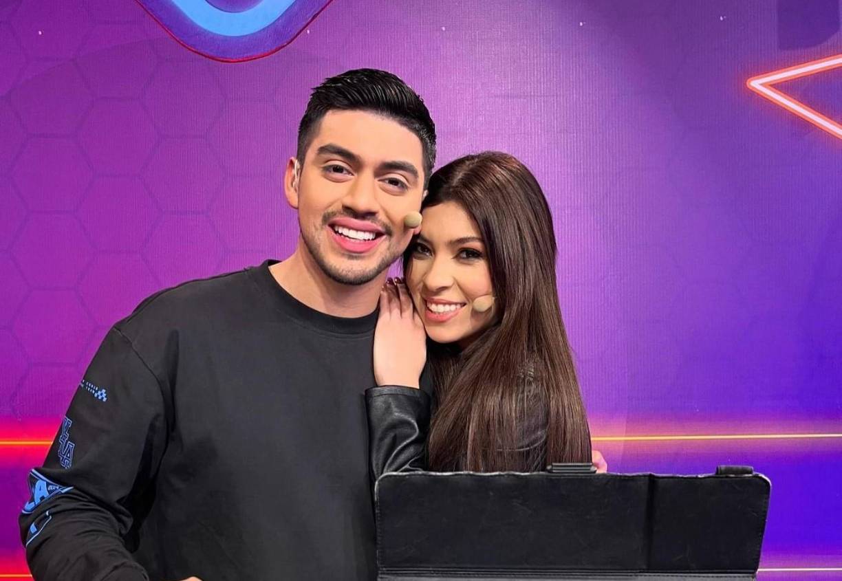 Los constantes coqueteos durante el programa Con Todo, de Televicentro, en el que comparten pantalla, levantaron fuertes sospechas de una posible relación amorosa entre ambos. 