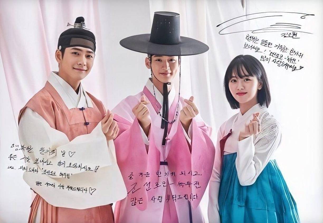 En The Tale of Nokdu, el protagonista es Neok Du (Jang Dong Yoon) que es atacado por asesinos, así que decide ir tras ellos, pero cuando descubre que en realidad son asesinas viviendo en un pueblo de viudas, no quiere perder su oportunidad y se disfraza de mujer para entrar. Kang Tae Oh, interpreta el papel de príncipe malvado disfrazado.