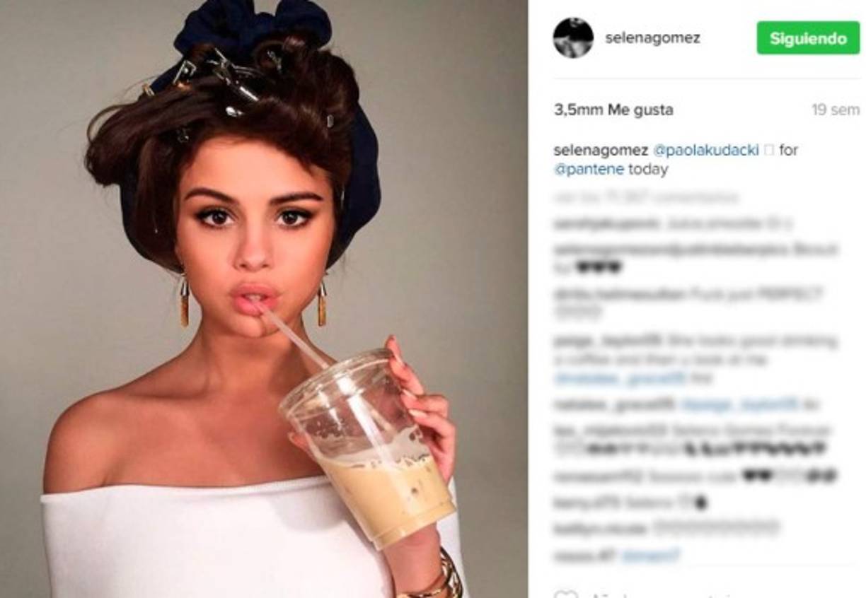 ¡Bellísima! Así posó para una campaña de productos de belleza. Foto: Selena Gomez Insatgram