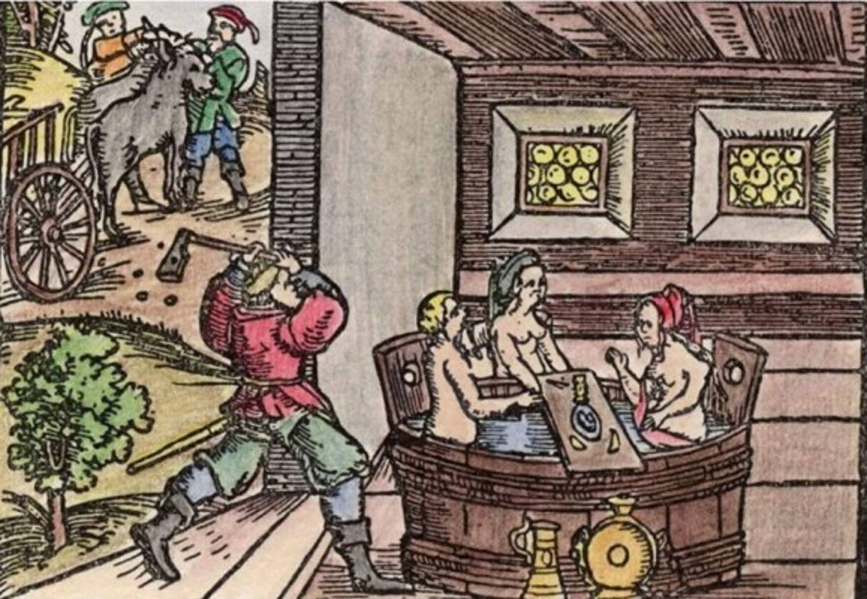 Mucha gente no se siente despierta por las mañanas hasta que se dan una ducha, se peinan y se cepillan los dientes. Hoy en día es difícil imaginar estar más de uno o dos días sin hacer una de estas cosas, mucho menos un año entero o una vida. Sin embargo, exactamente así era la vida para muchos de nuestros antepasados. Obviamente, tenían unos estándares significativamente diferentes a los nuestros. Antes del surgimiento de la fontanería, electricidad y la investigación médica, la higiene personal era algo desagradable, por decir algo suave. Sin las comodidades que nosotros disfrutamos a diario, la gente tenía que recurrir a algunas prácticas ciertamente extrañas. ¡No te pierdas algunas de ellas!