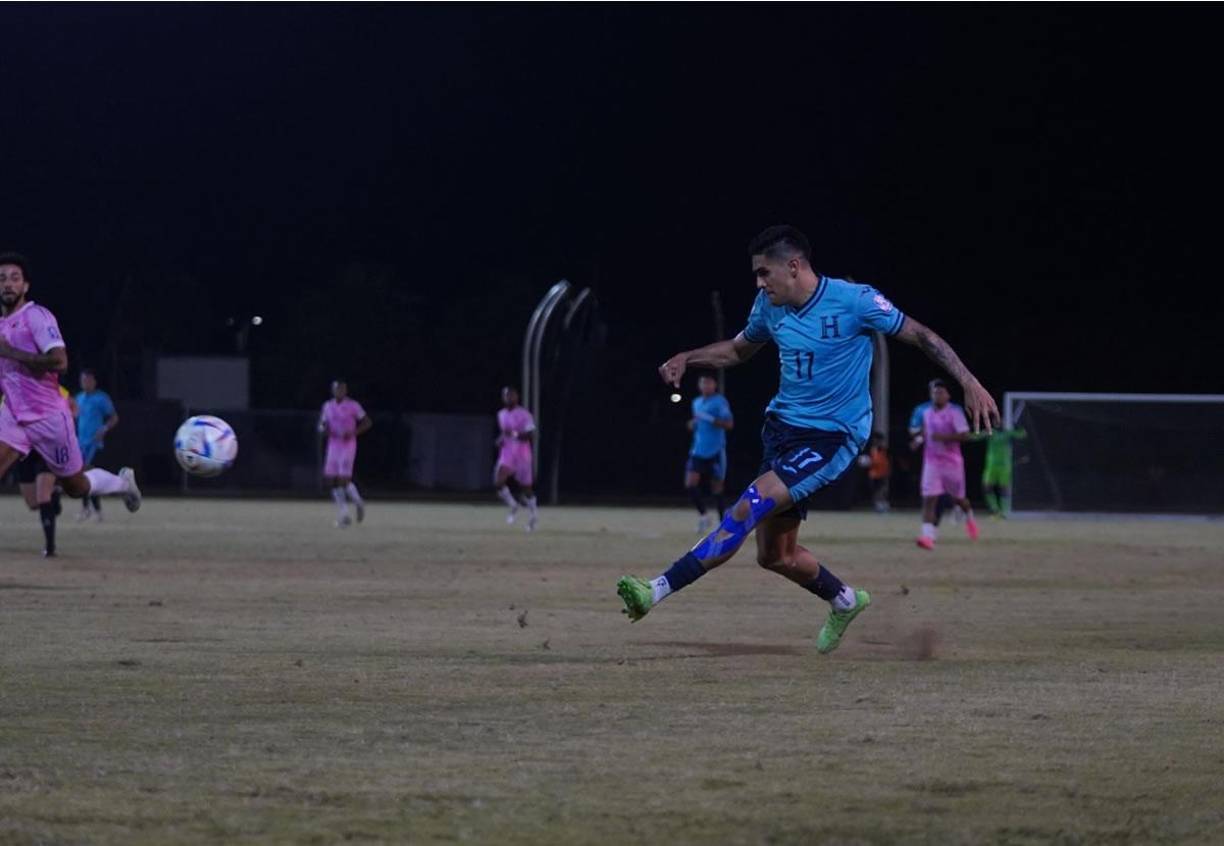 Luis Palma dio tres asistencias en el triunfo de la Bicolor. Sólo le faltó el gol, aunque tuvo oportunidades para marcar.