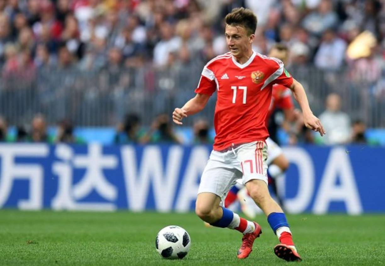 Aleksandr Golovin ha salido como una alternativa para el Barcelona para reforzar el centro del campo. El internacional ruso, que debutó en el Mundial contra Arabia Saudita, está en la lista de candidatos. Tiene 22 años, un valor de mercado de unos 18 millones de euros y pertenece al CSKA de Moscú. Foto AFP