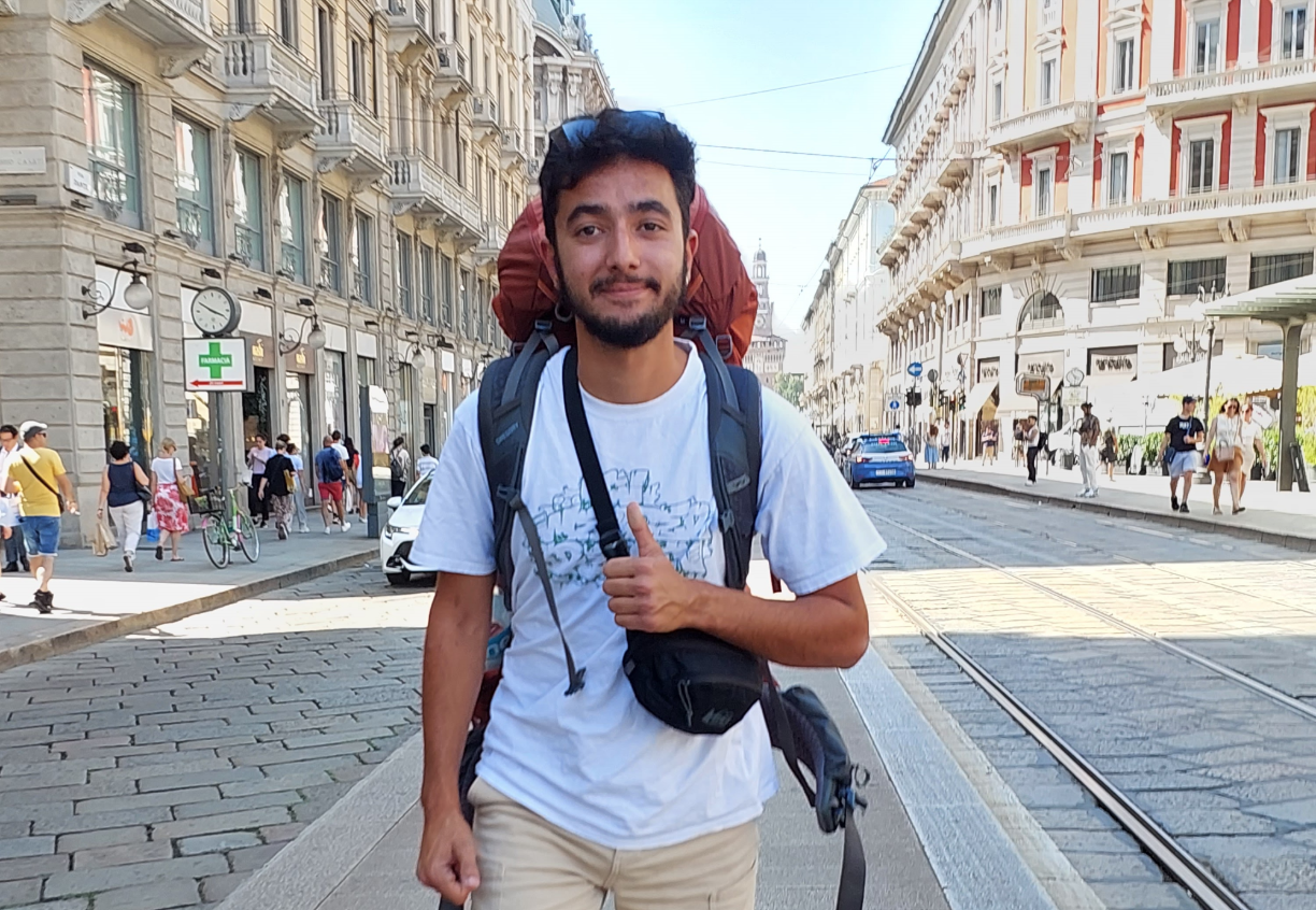 En las primeras horas de hoy, en un túnel bajo la ciudad de Rafah, las fuerzas israelíes recuperaron los cuerpos de seis rehenes secuestrados por Hamás. Hemos confirmado ahora que uno de los rehenes asesinado por estos malvados terroristas de Hamás es un ciudadano estadounidense, Hersh Goldberg-Polin”, indicó el presidente Joe Biden en un comunicado. El mandatario dijo sentirse “devastado y escandalizado” por la confirmación de la muerte del joven de 23 años.