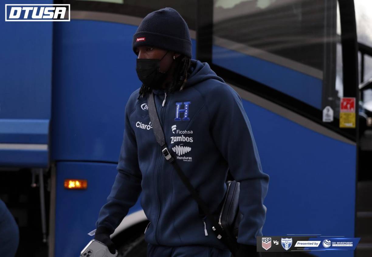 Alberth Elis llegando al estadio Allianz Field de Minnesota.