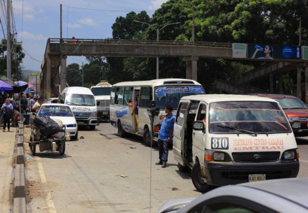 En el bulevar del norte también hay congestionamientos causados por las diferentes rutas de buses.