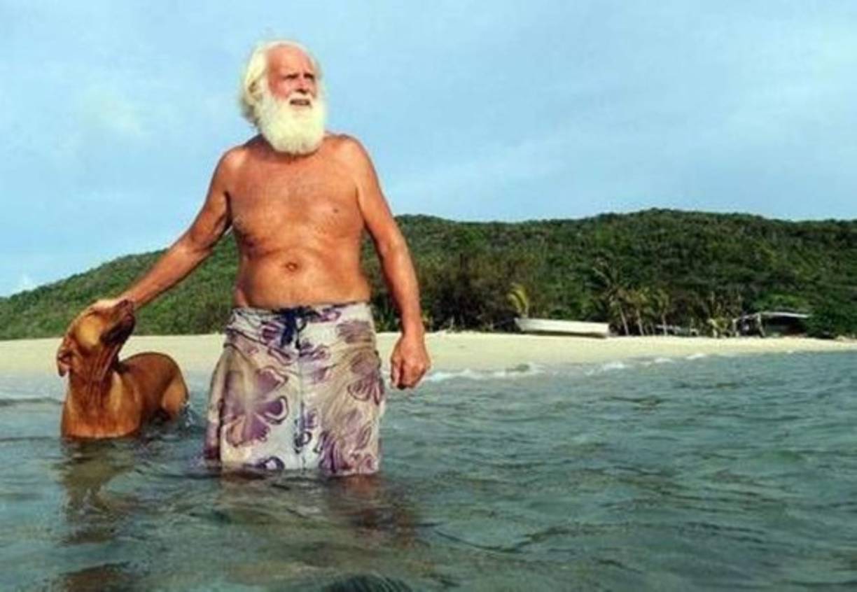 Eso lo llevó a David a desarrollar ciertas estrategias para afrontar el aislamiento. Algunas son ciertamente extravagantes. Para empezar, tiene un perro, Zeddi, sin dudas su compañía más importante.