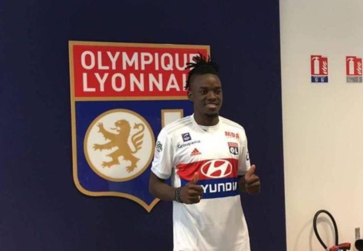 El delantero burkinés Bertrand Traoré, reciente fichaje del Olympique de Lyon procedente del Chelsea, sueña con jugar en el Real Madrid. 'Hay un club que me hace soñar, y es el Real Madrid. Es mi equipo preferido, el que sigo desde que soy pequeño'.