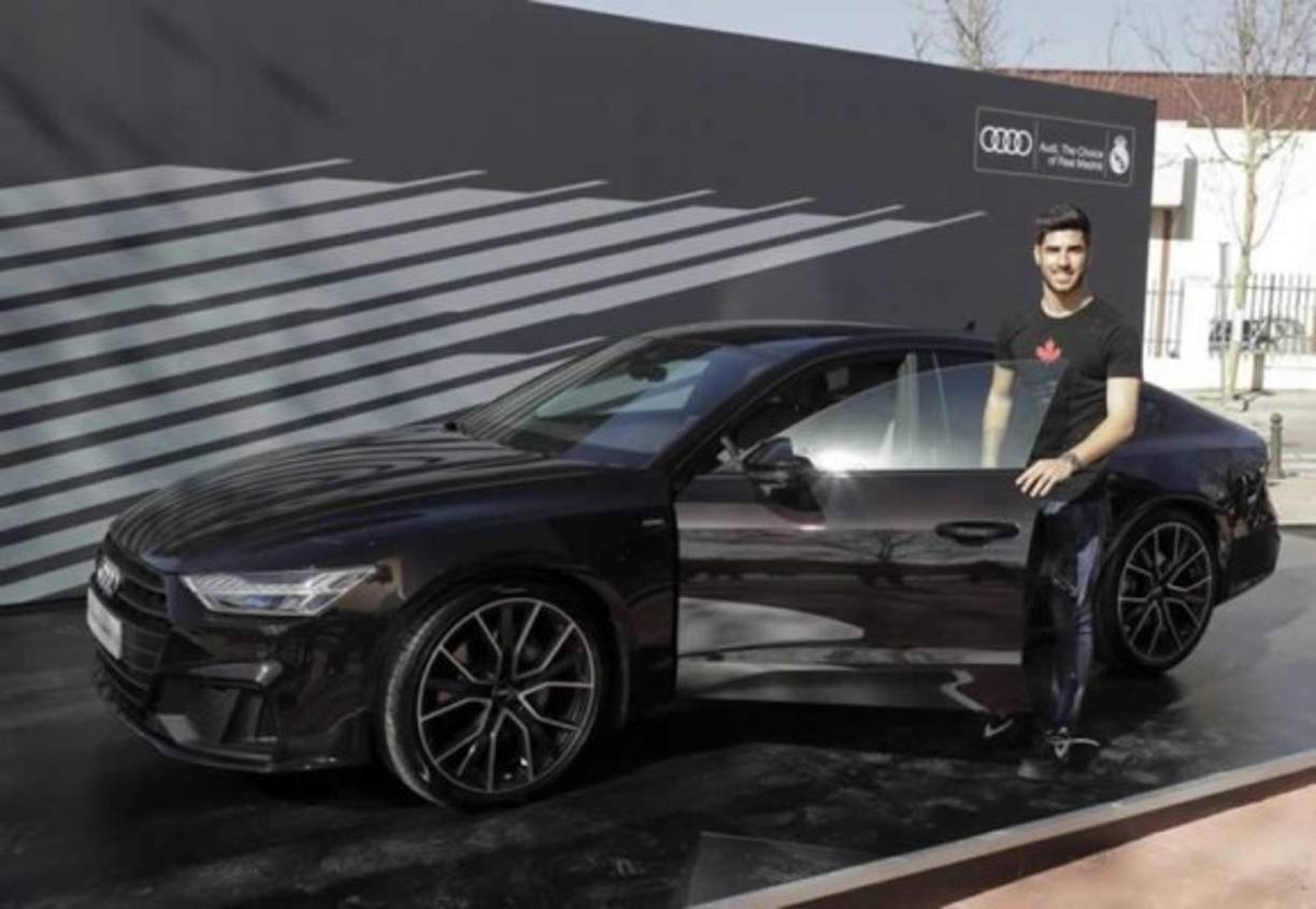 Marco Asensio eligió el modelo A7 Sportback 50 TDI quattro tiptronic en color negro cereza con un precio de 78085 euros.