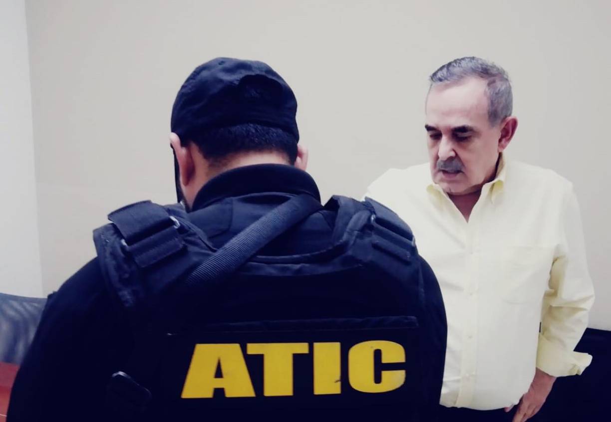 El arresto del exfuncionario se produjo luego de que el Ministerio Público presentó un requerimiento fiscal en su contra por el supuesto fraude de 224,994,921.30 millones de lempiras. 