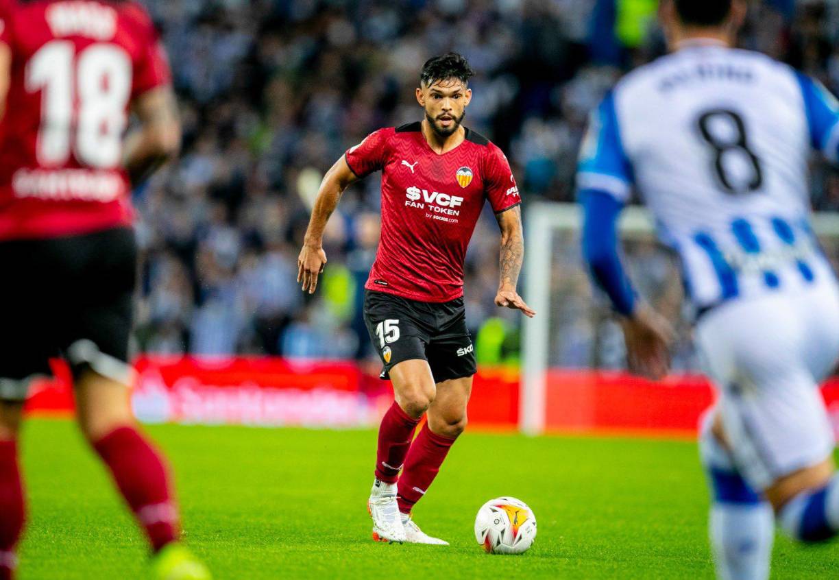 El defensor paraguayo Omar Alderete va a firmar esta semana con el Getafe. Estará cedido con opción a compra por una temporada. En la campaña anterior formó parte del Valencia.